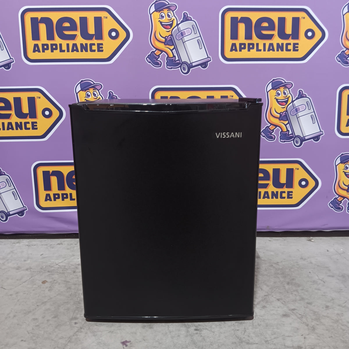 Vissani 2.6 Cu. Ft. Mini Refrigerator in Black, ENERGY STAR HVAR26GBE - Scratch & Dent (Minor)