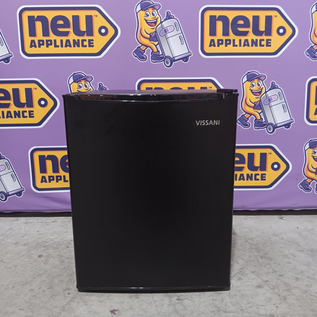 Vissani 2.6 Cu. Ft. Mini Refrigerator in Black, ENERGY STAR SA620 - HVAR26GBE - Scratch & Dent (Minor)