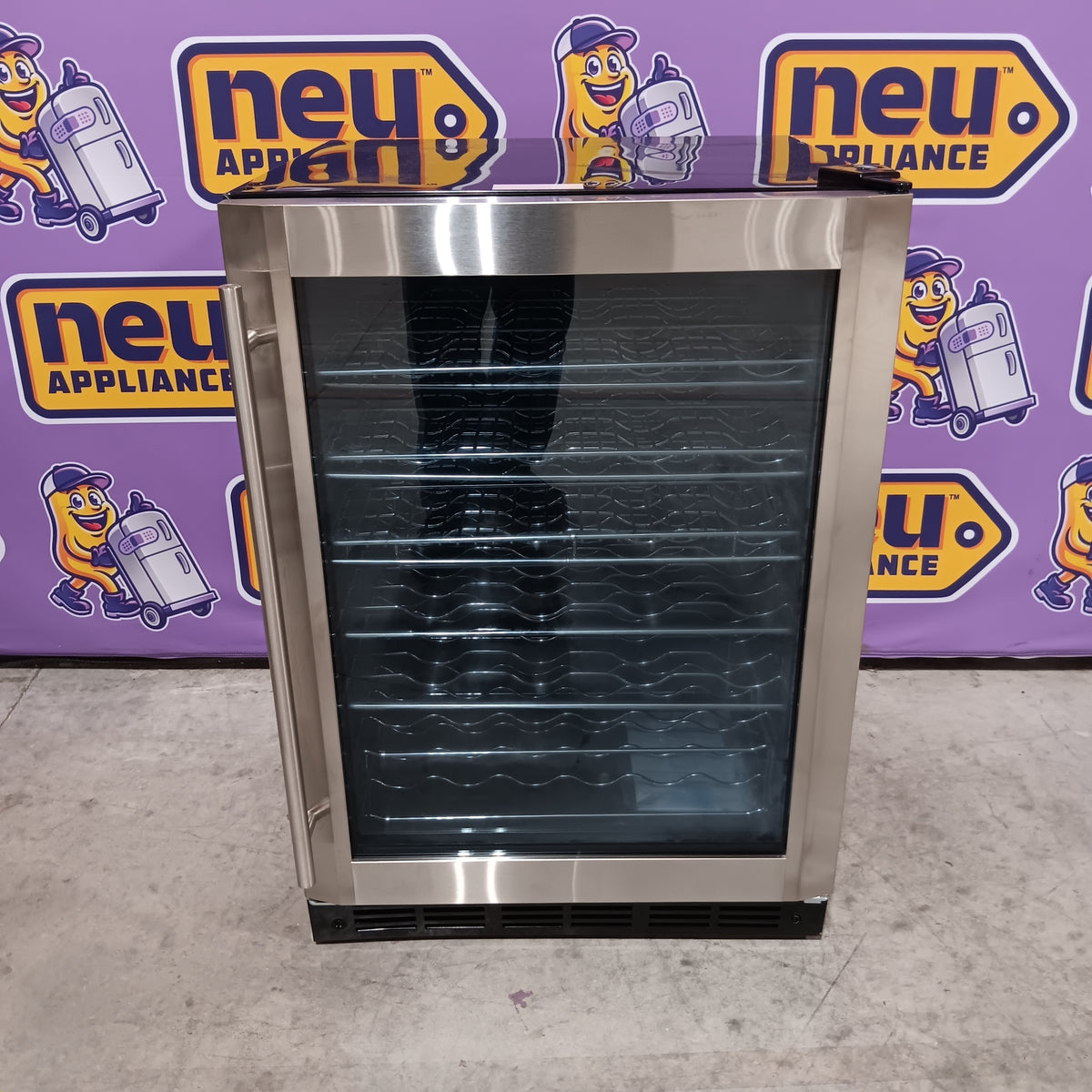Vissani 23.4 in. 50 Bottle, 154 Can, Wine and Beverage Cooler with Stainless Steel Door HVBC58ST - Scratch & Dent (Minor)