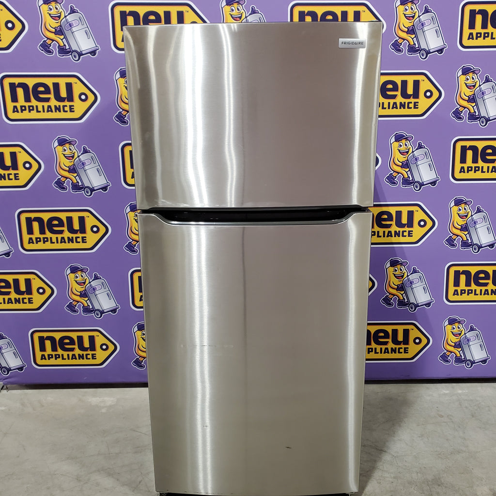 Frigidaire 18.3 cu. ft. 30"  Wide Top Freezer Refrigerator with EvenTemp Cooling System 31135SD266 - FFTR1835VS - Scratch & Dent (Minor)