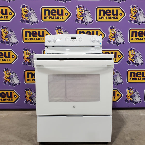 GE 5.0 cu. ft. Freestanding 4 Heating Element Electric Range with Dual Element Baking in White 25CR195 - JB256DMWW - Scratch & Dent - Minor