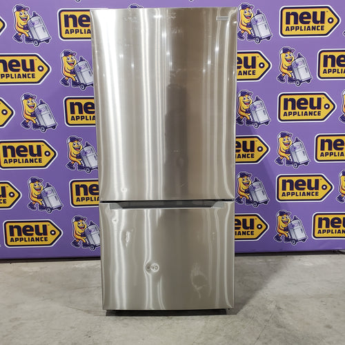 Vissani 18.7 cu. ft. Bottom Freezer Refrigerator in Stainless Steel 25SD112 - MDBF18SS - Scratch & Dent (Moderate)