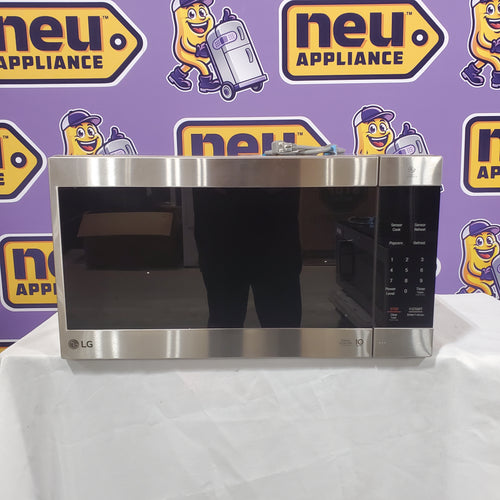 LG 2.0 cu. ft. NeoChef™ Countertop Microwave with Smart Inverter and EasyClean® 17SD212 - LMC2075ST - Scratch & Dent (Minor)