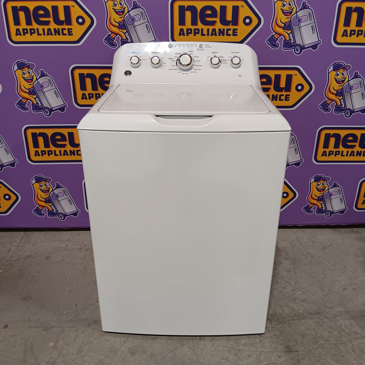 GE® 4.5 cu. ft. Capacity Washer with Stainless Steel Basket in White 05121CR89 - GTW465ASNWW - Certified Refurbished