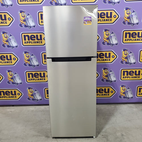 Vissani 10.1 cu. ft. Top Freezer Refrigerator in Stainless Steel 25133SD554 - MDTF10SS - Scratch & Dent (Moderate)