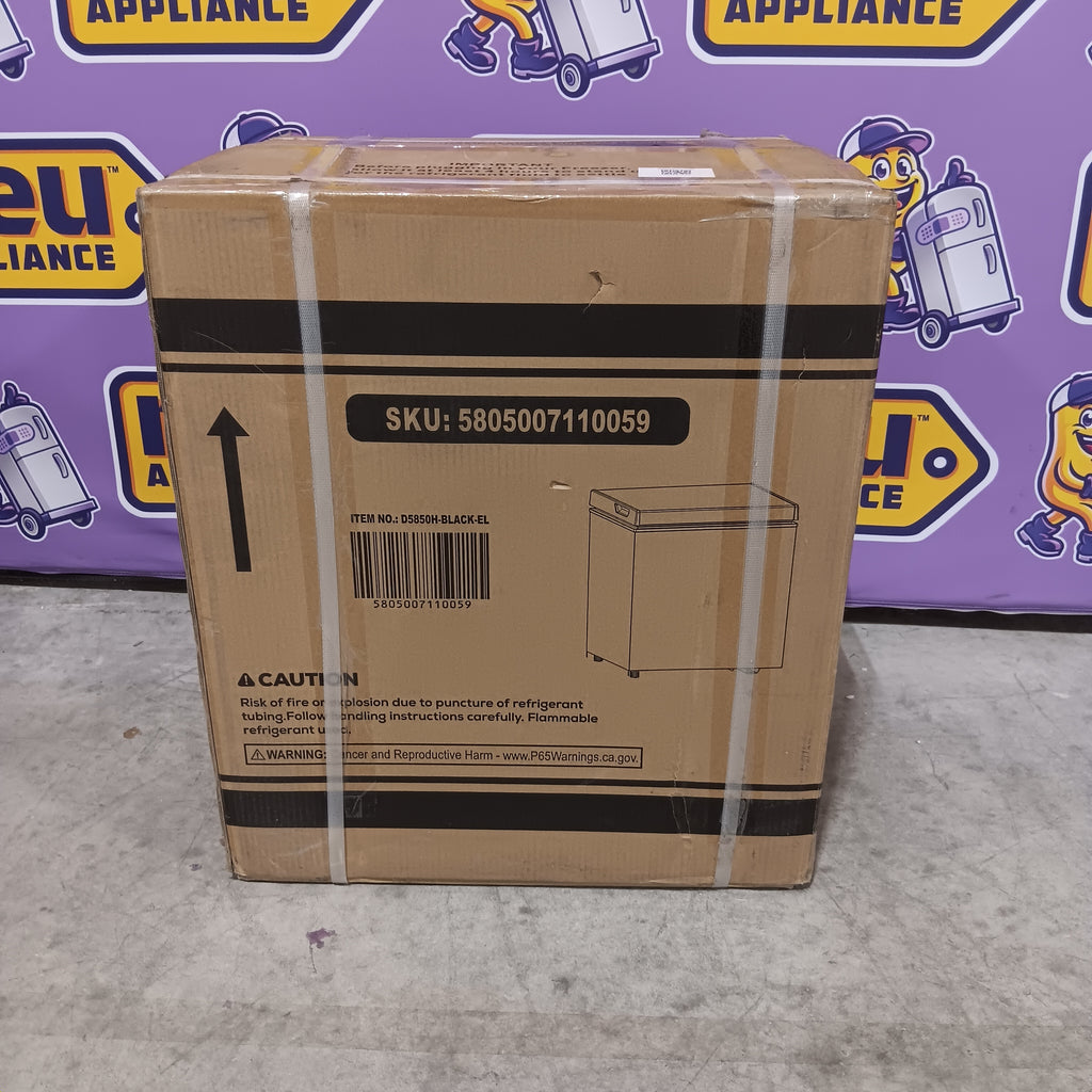 COWSAR 1.8-cu ft Garage Ready Chest Freezer in Black 251310SD913 - LSD58CF50B - New in Box