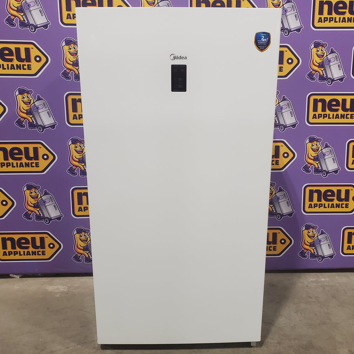Midea 17 cu. ft. Convertible Upright Freezer in White 22133SD204 - MRU17F5AWW - Scratch & Dent (Minor)
