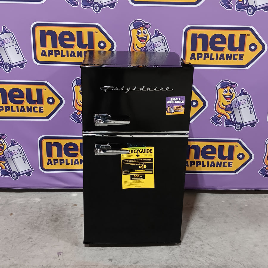 Frigidaire 3.1 cu. ft. 2 Door Retro Mini Fridge in Black SA171 - EFR840-BLACK - Open Box