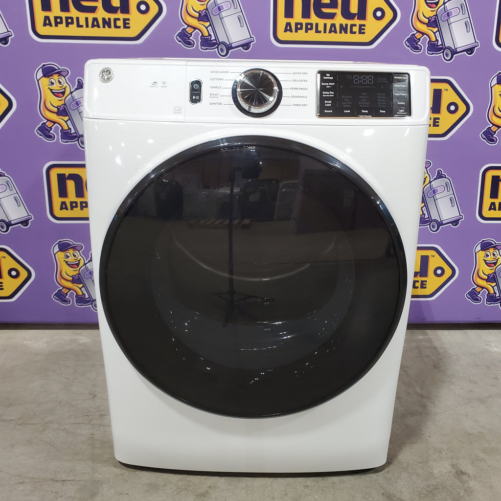 GE ENERGY STAR 7.8 cu. ft. Smart Frontload Electric Dryer with Sensor Dry 22131SD85 - GFD55ESSNWW - Scratch & Dent (Minor)