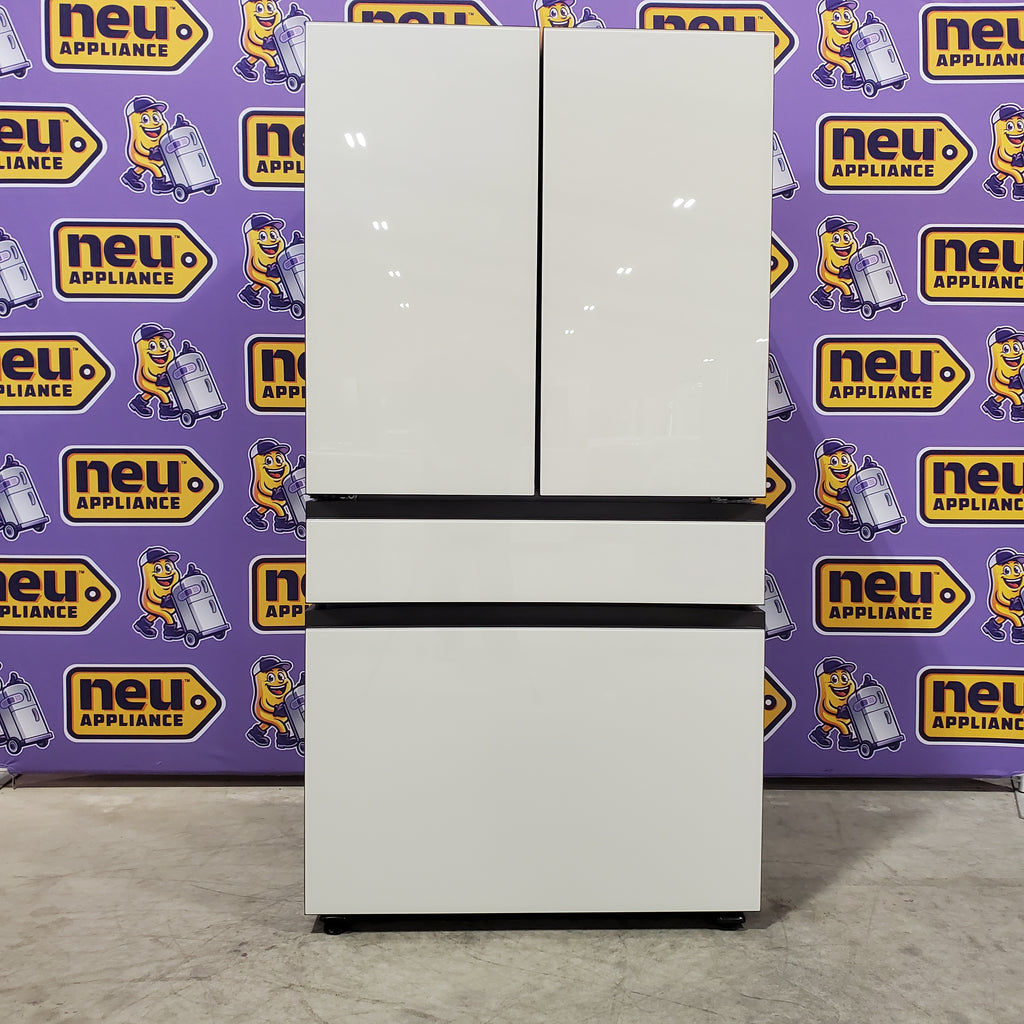 Samsung Bespoke 29 cu. ft. 4-Door French Door Refrigerator with Beverage Center™ in White Glass 4SD419 - RF29BB860012 - Open Box