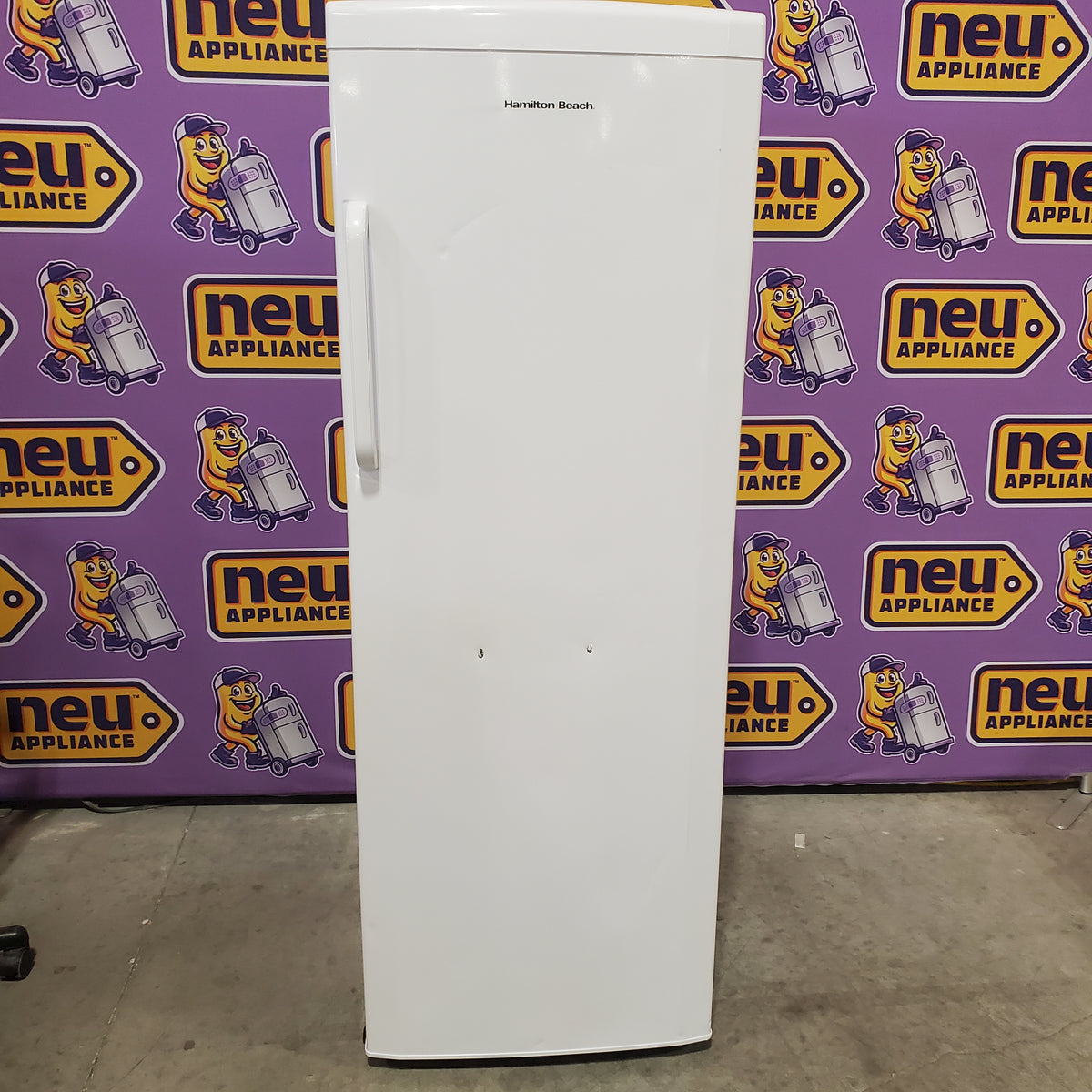Hamilton Beach 11 Cu Ft Upright Freezer in White SA672 - HBFRF0011 - Scratch & Dent (Major)