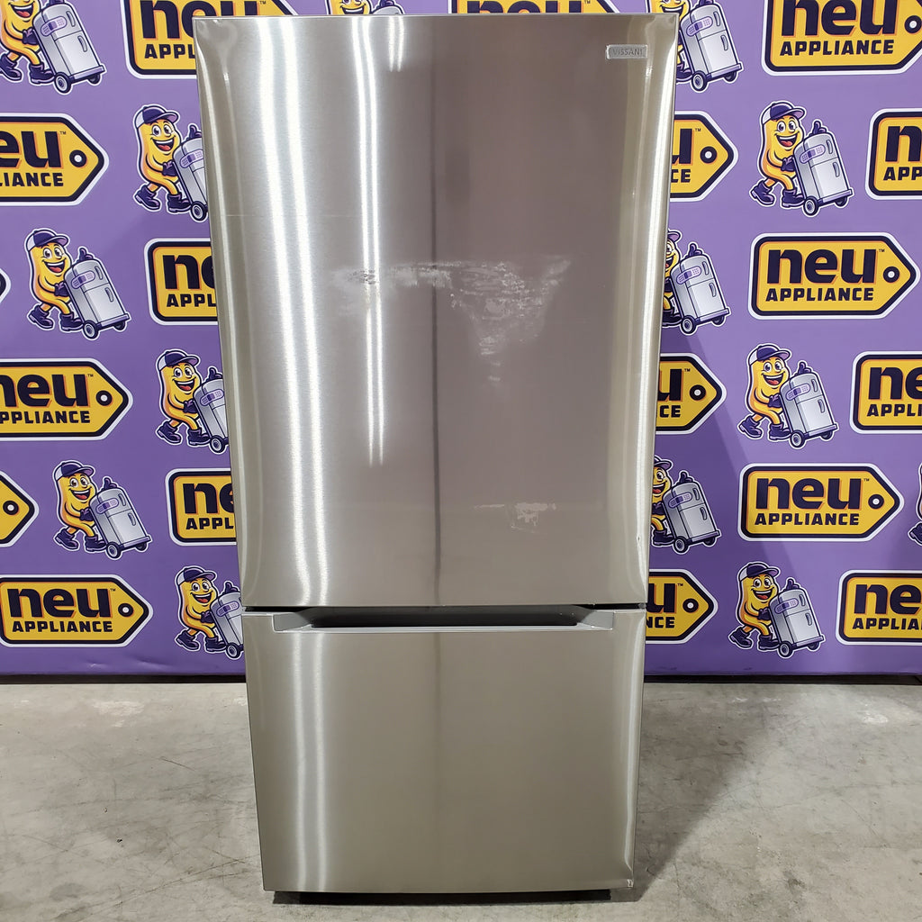 Pictures of Vissani 18.7 cu. ft. Bottom Freezer Refrigerator in Stainless Steel 251312SD987 - MDBF18SS - Scratch & Dent (Moderate) - Neu Appliance Outlet - Discount Appliance Outlet in Austin, Tx