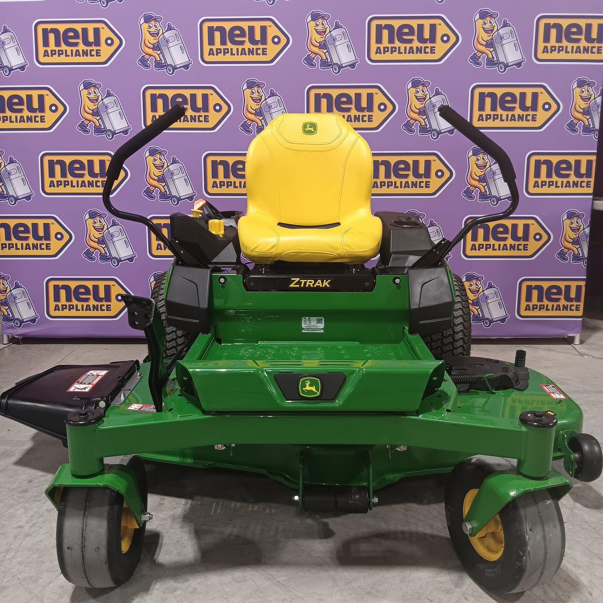 John Deere Z325E 54 in. 24 HP Gas Dual Hydrostatic Zero Turn Riding Lawn Mower 3SD747