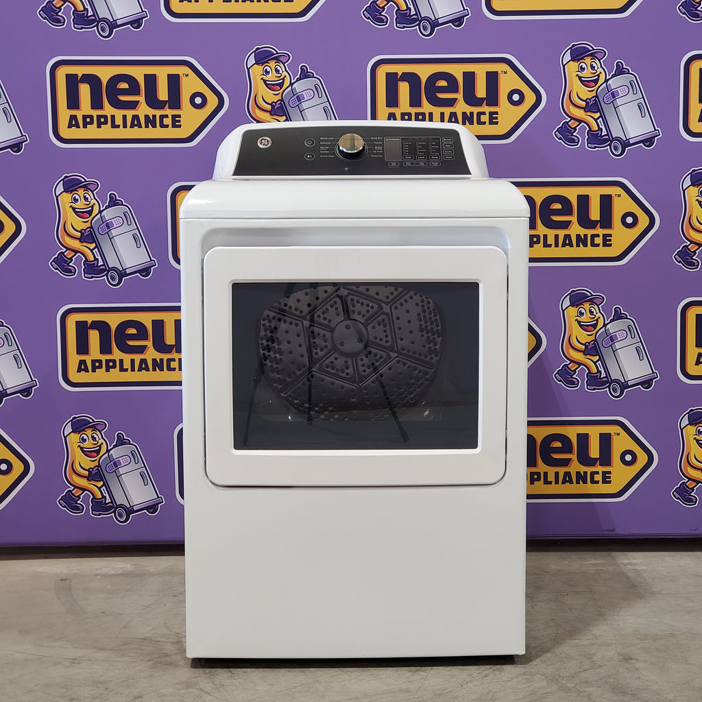 Pictures of GE 4.5 cu. ft. Capacity Washer with Water Level Control GTW585BSVWS - New in Box and GE Electric 7.4 Cu. Ft. Front Load Dryer with Sensor Dry in White GTD58EBSVWS - Open Box - Neu Appliance Outlet - Discount Appliance Outlet in Austin, Tx