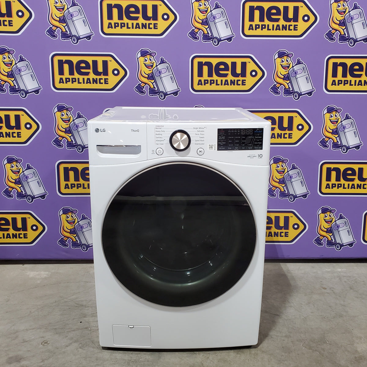LG 4.5 cu. ft. Front Load Washer with Steam and Built-In Intelligence in White 251318SD1348 - WM4000HWA - Scratch & Dent (Moderate)