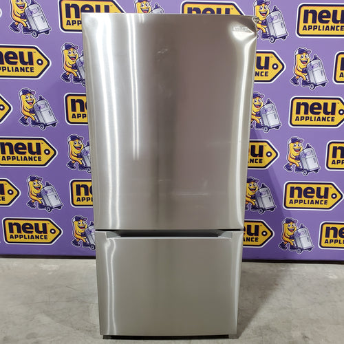 Vissani 18.7 cu. ft. Bottom Freezer Refrigerator in Stainless Steel 251311SD920 - MDBF18SS - Scratch & Dent (Major)