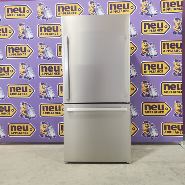 Hisense 17.2 cu. ft. Fingerprint-Resistant Stainless Steel Refrigerator with  LED Lighting, Metal Glide Doors, and Bottom Freezer HRB171N6ASE - Open Box