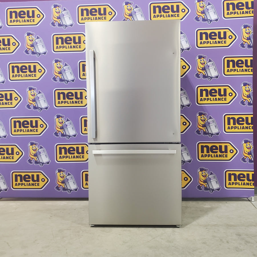 Hisense 17.2 cu. ft. Fingerprint-Resistant Stainless Steel Refrigerator with  LED Lighting, Metal Glide Doors, and Bottom Freezer HRB171N6ASE - Open Box