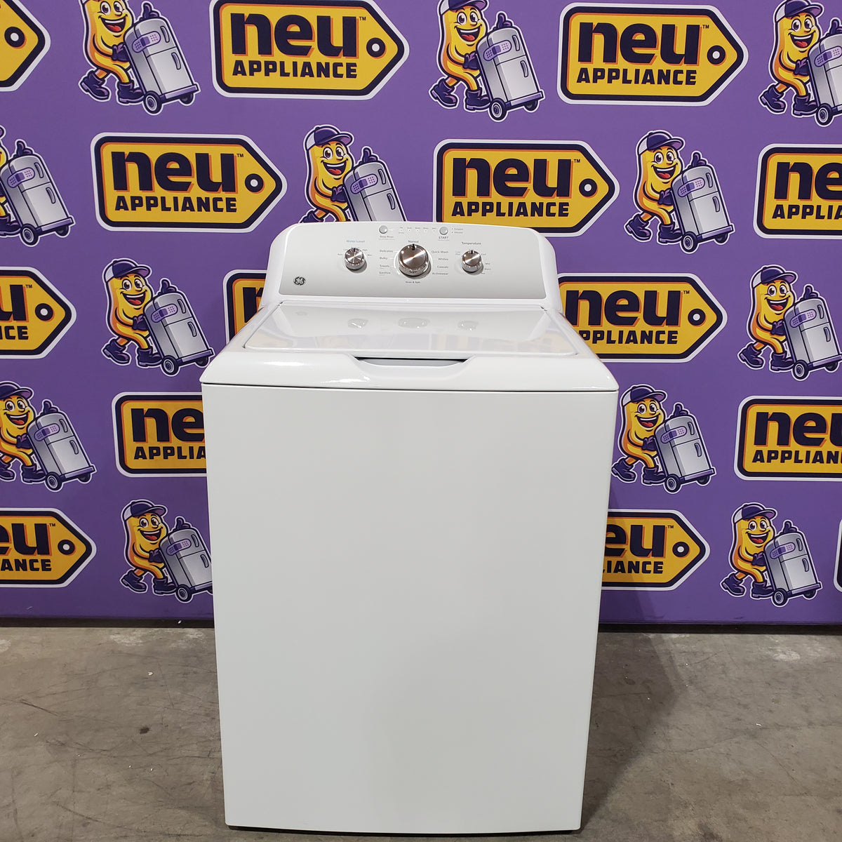 GE® 4.3 cu. ft. Capacity Washer with Stainless Steel Basket, Cold Plus and Water Level Control GE9905 - GTW385ASWWS - New in Box