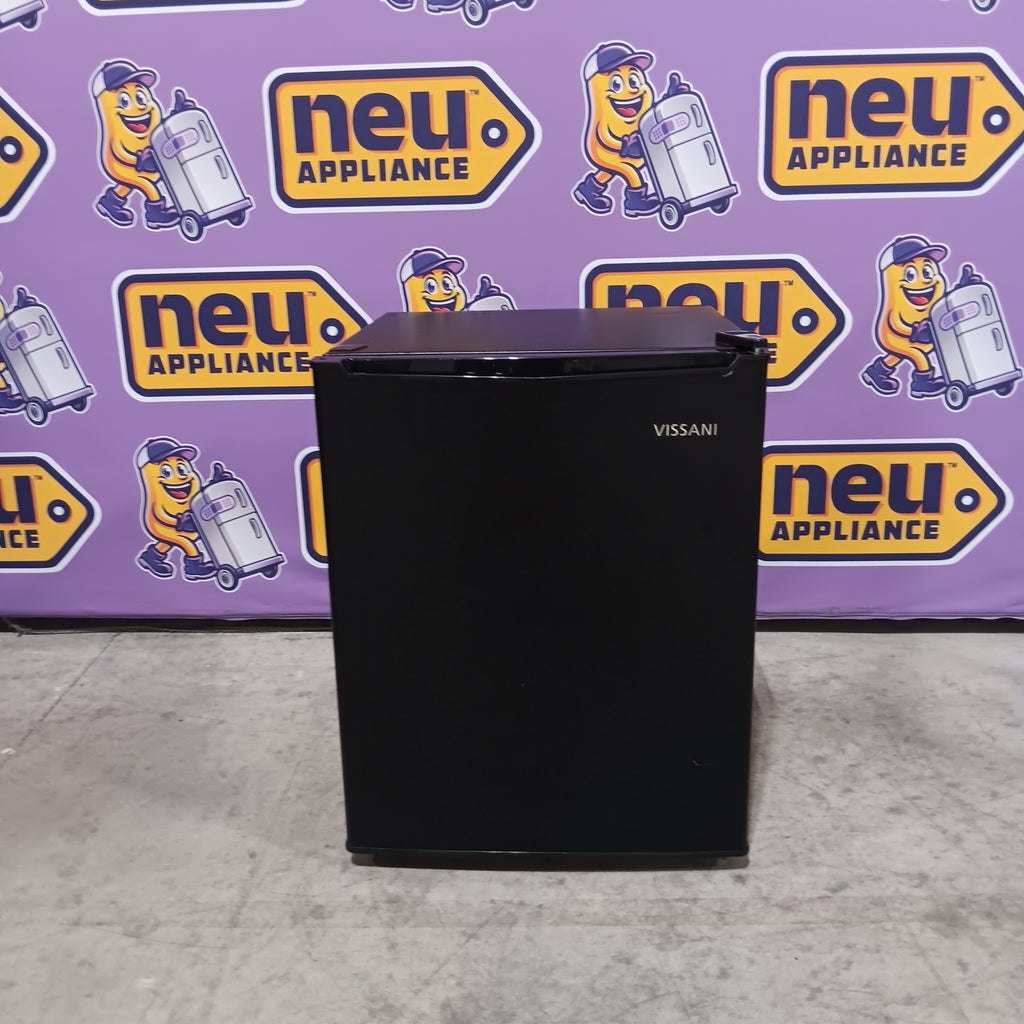 Vissani 2.6 Cu. Ft. Mini Refrigerator in Black, ENERGY STAR SA604 - HVAR26GBE - Scratch & Dent (Minor)