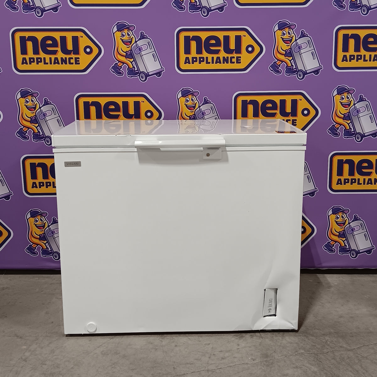 Vissani 8.8 cu. ft. Manual Defrost Convertible Garage Ready Chest Freezer in White, Powered by Hubspace MDCF9WH - Scratch & Dent (Major)