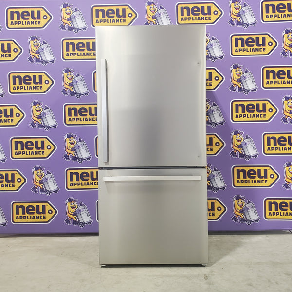 33" Wide Counter Depth Hisense ENERGY STAR 17.2-cu ft Bottom-Freezer Refrigerator with Ice Maker in Fingerprint Resistant Stainless Steel - Open Box