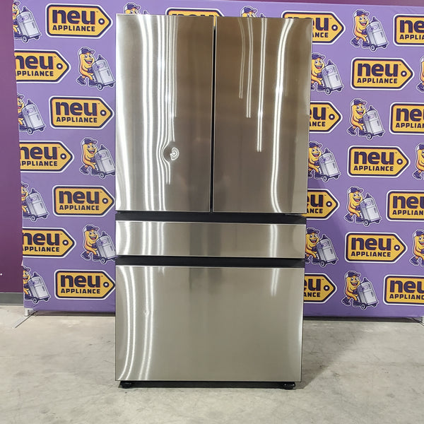 Samsung Bespoke 4-Door French Door Refrigerator (29 cu. ft.) with Beverage Center™ in Stainless Steel 4SD417 - RF29BB8600QL - Scratch & Dent (Minor)