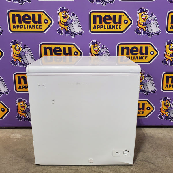Vissani 6.9 cu. ft. Manual Defrost Chest Freezer in White, Garage Ready with LED Light Type 251315SD1099 - DCM7QRWW - Scratch & Dent (Moderate)