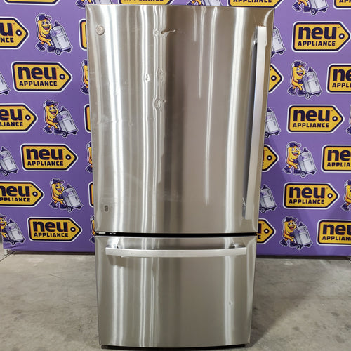 GE® ENERGY STAR® 24.8 Cu. Ft. 33 in. Bottom-Freezer Drawer Refrigerator 25137SD700 - GDE25EYKFS - Scratch & Dent (Moderate)