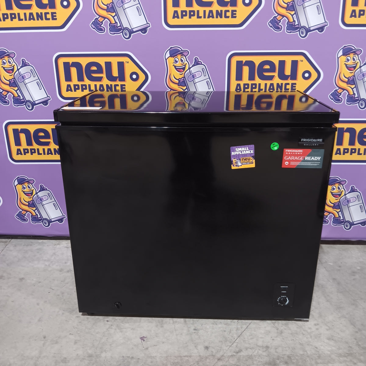 Frigidaire Gallery 7 Cu. Ft. Chest Freezer in Black SA627 - FGFRF7009 - Scratch & Dent (Minor)