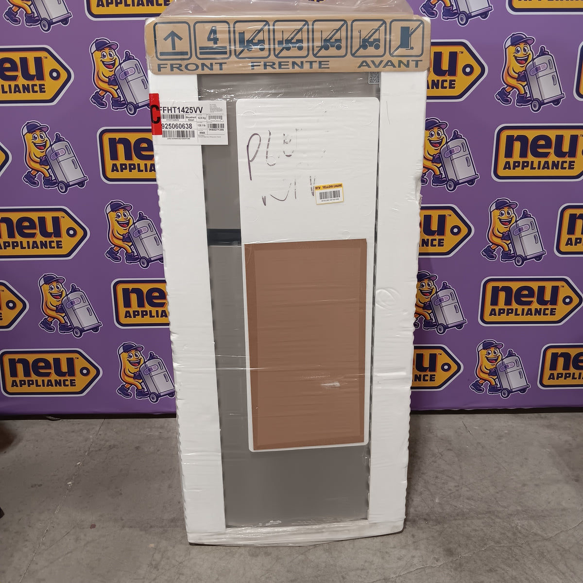 Frigidaire 27.6 in. 14 cu. ft. Top Freezer Refrigerator in Fingerprint-Resistant Stainless Look, ENERGY STAR FHT1425VV - New in Box