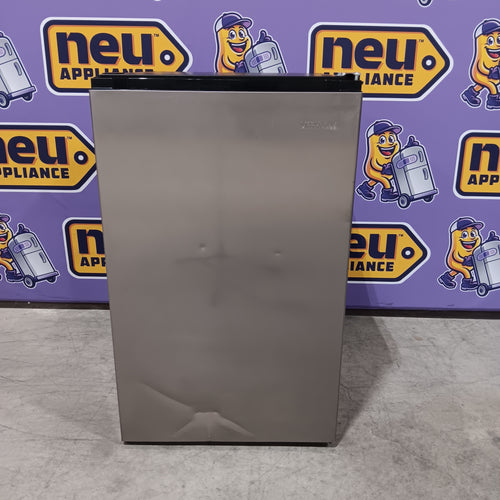 Pictures of Vissani 4.3 cu. ft. Mini Refrigerator in Stainless Steel, ENERGY STAR 25136SD642 - HVAR43GSE - Scratch & Dent (Major) - Neu Appliance Outlet - Discount Appliance Outlet in Austin, Tx