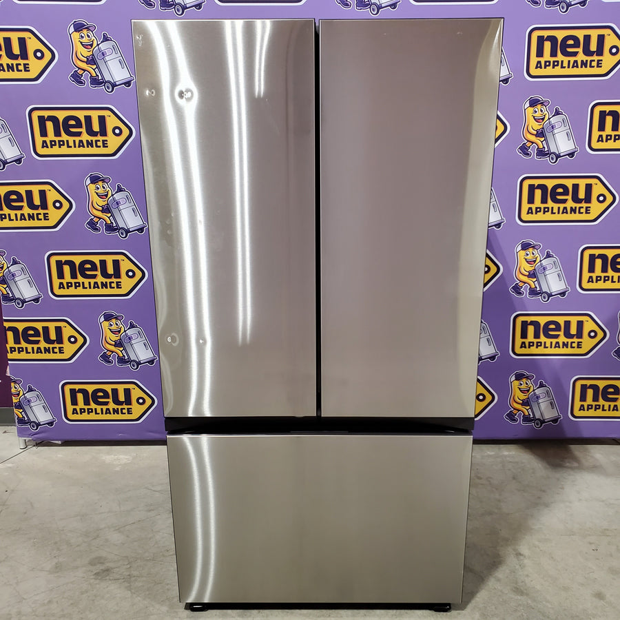 Samsung Bespoke 3-Door French Door Refrigerator (30 cu. ft.) with Beverage Center™ in Stainless Steel with Auto Fill Water Pitcher 22131SD98 - RF30BB6600QL - Scratch & Dent (Moderate)