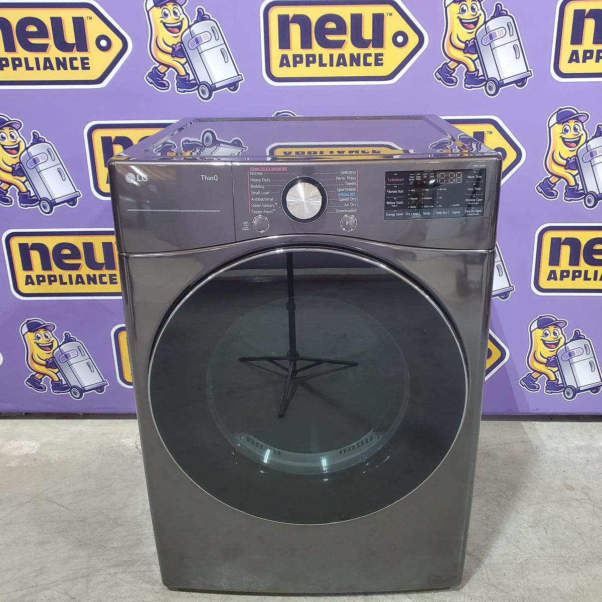 LG TurboSteam 7.4-cu ft Stackable Vented Gas Dryer with Steam Cycle in Black Steel DLGX4201B - Scratch & Dent (Minor)