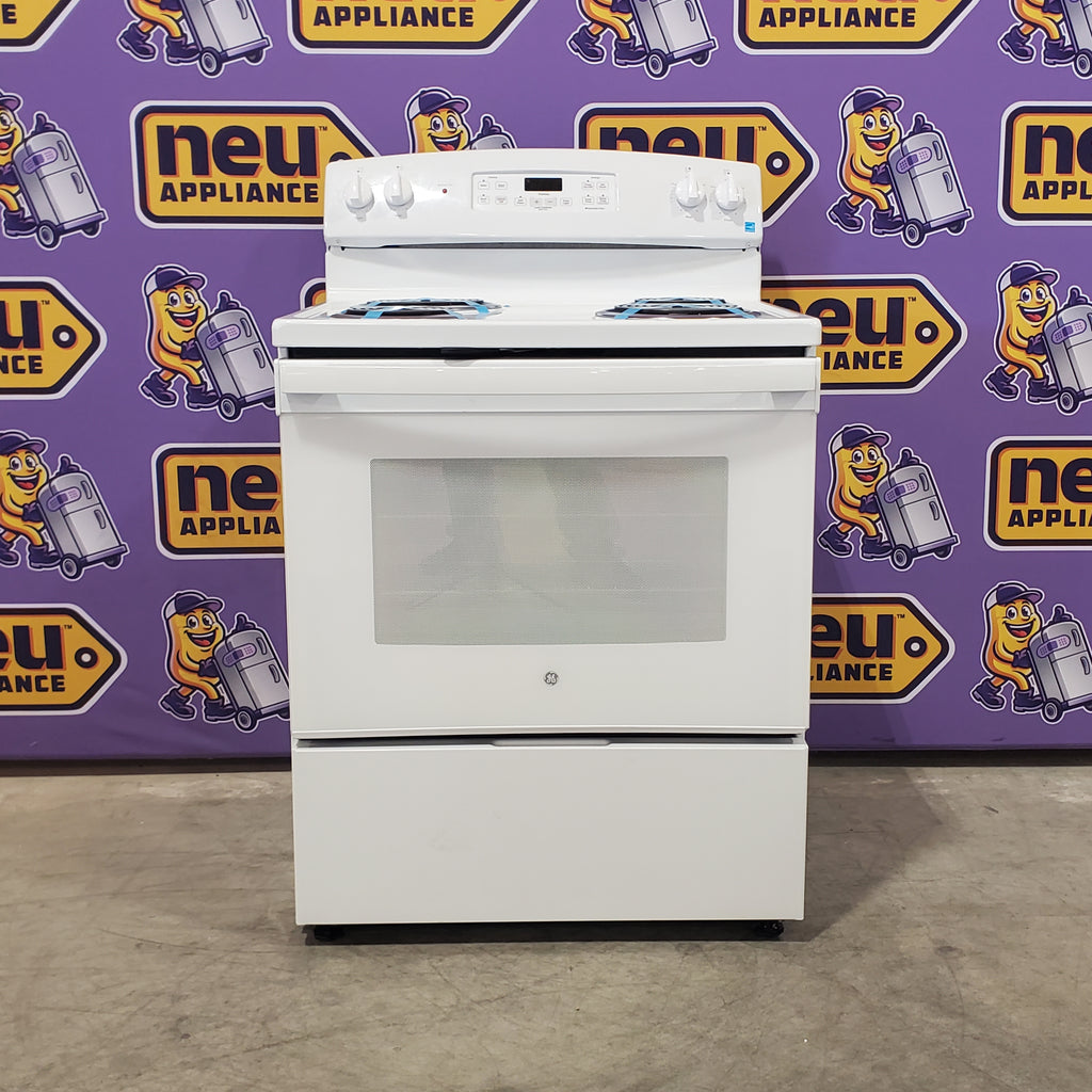GE 5.0 cu. ft. Freestanding 4 Heating Element Electric Range with Dual Element Baking in White 3SD755 - JB256DMWW - Open Box