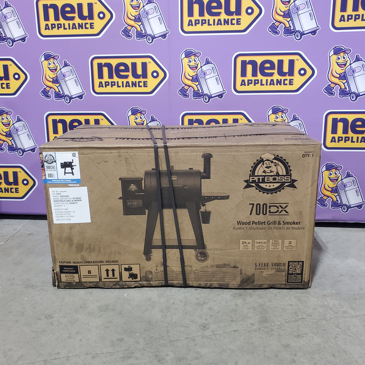 Pit Boss 700 DX Series 740-Sq. in Black Pellet Grill PB700DX - Open Box