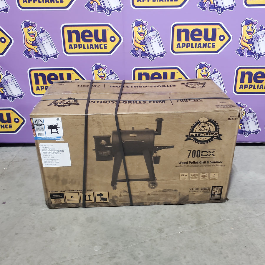 Pit Boss 700 DX Series 740-Sq. in Black Pellet Grill PB700DX - Open Box