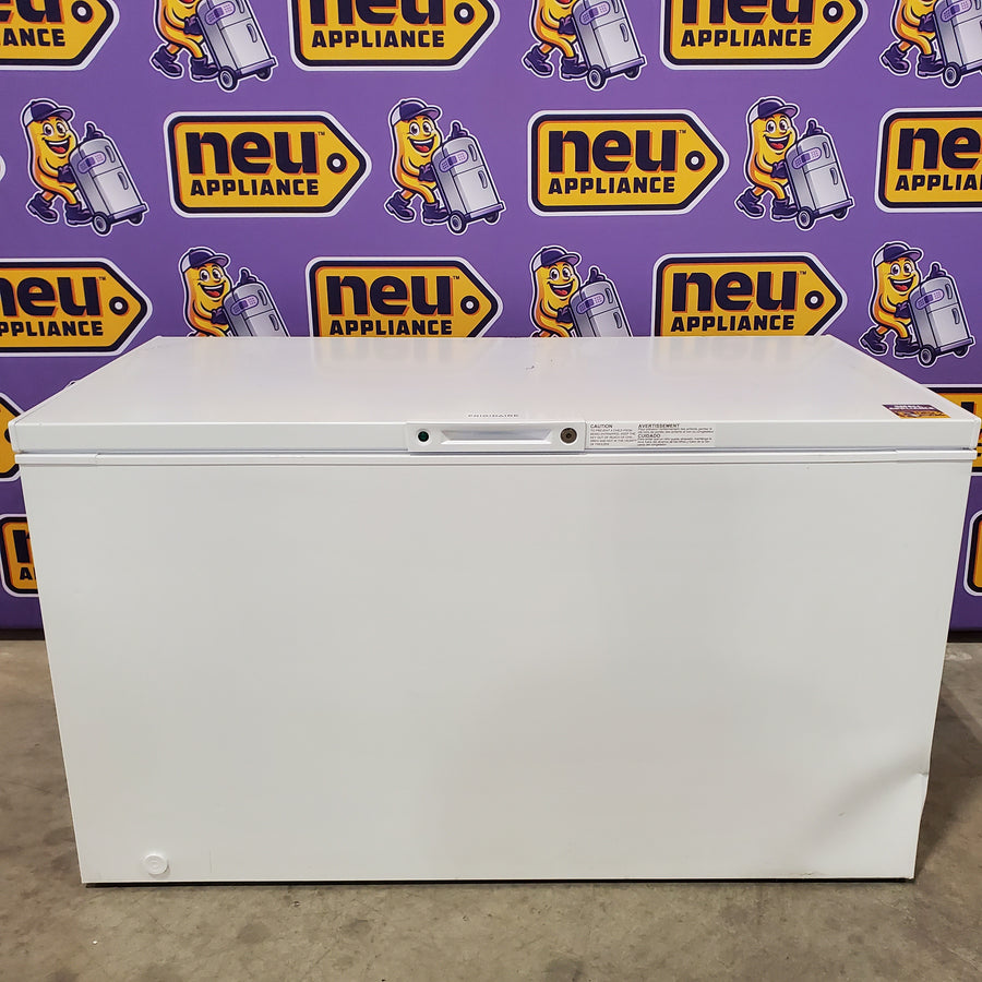 Frigidaire 15 Cu. Ft. Garage Ready Chest Freezer 25133SD427 - FFCL1542AW - Scratch & Dent (Major)