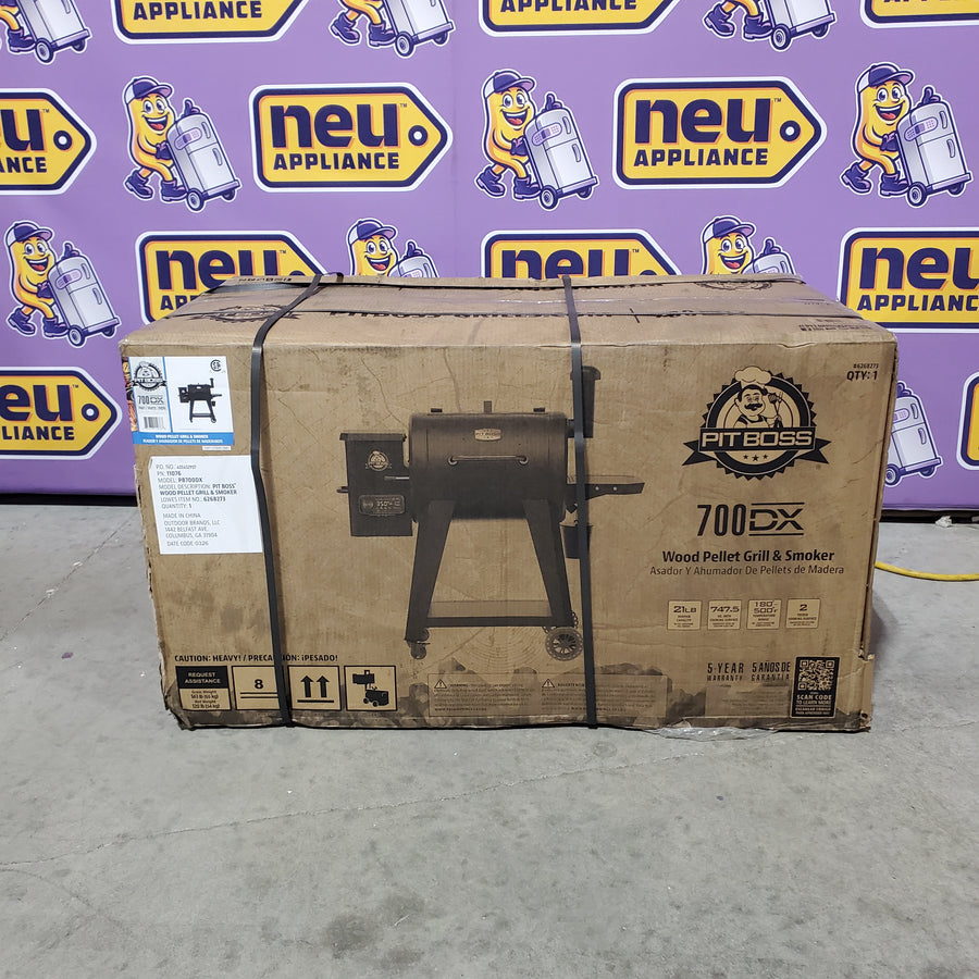 Pit Boss 700 DX Series 740-Sq. in Black Pellet Grill PB700DX - Open Box