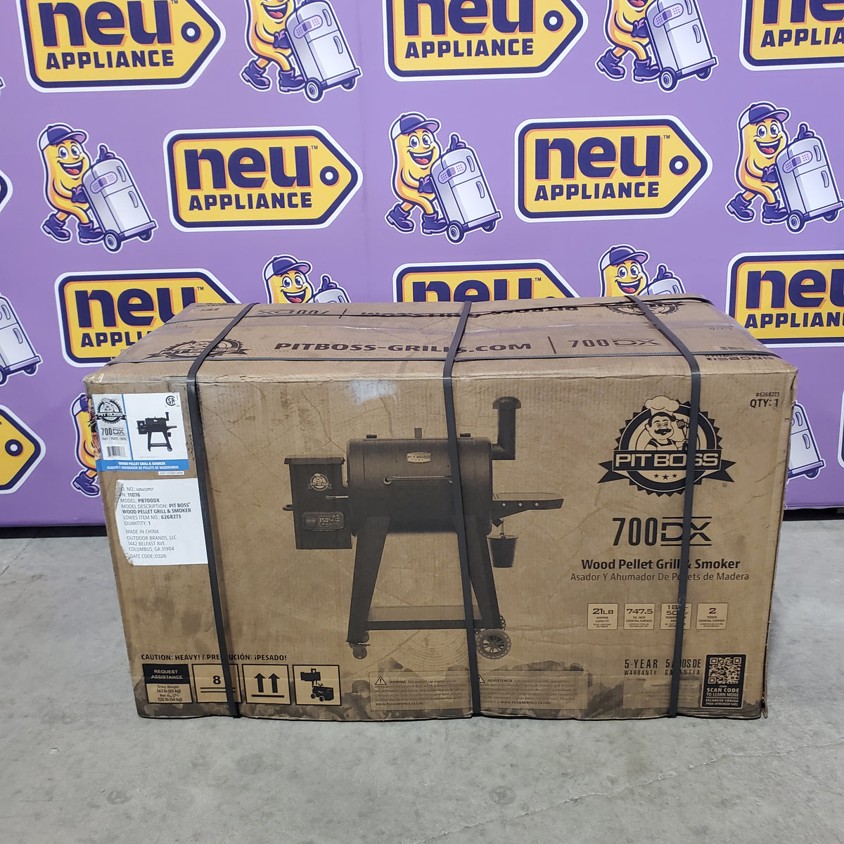 Pit Boss 700 DX Series 740-Sq. in Black Pellet Grill PB700DX - Open Box