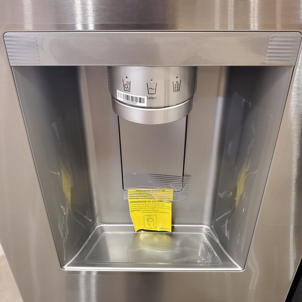 LG 25 cu. ft.  33" Wide Smart Standard-Depth MAX™ French Door Refrigerator with InstaView® Door-in-Door® and Craft Ice™ 3SD926 - LF25S6560S - Open Box