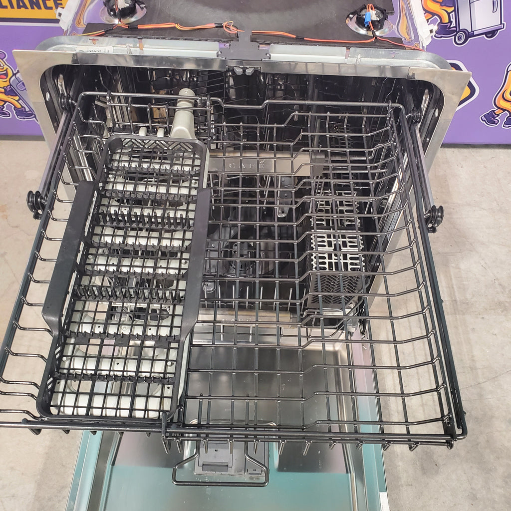 Pictures of Café™ CustomFit ENERGY STAR Stainless Interior Smart Dishwasher with Ultra Wash Top Rack and Dual Convection Ultra Dry, LED Lights, 39 dBA CDT888P2VS1 - Open Box - Neu Appliance Outlet - Discount Appliance Outlet in Austin, Tx