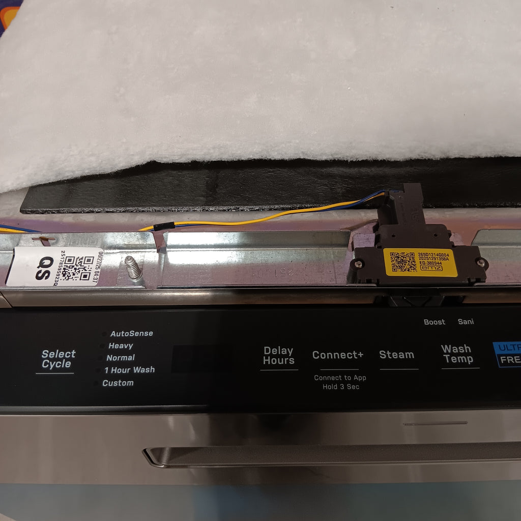 Pictures of GE Profile™ ENERGY STAR Smart UltraFresh System Dishwasher with Microban™ Antimicrobial Technology with Deep Clean Washing 3rd Rack, 39 dBA PDP795SYVFS - New in Box - Neu Appliance Outlet - Discount Appliance Outlet in Austin, Tx