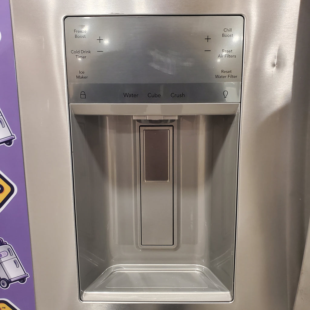 Frigidaire 27.8-cu ft ENERGY STAR French Door Refrigerator with Dual Ice Maker in Fingerprint Resistant Stainless Steel 4SD463 - GRFS2853AF - Scratch & Dent (Moderate)