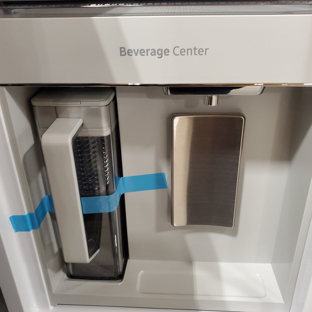 Samsung Bespoke 29 cu. ft. 4-Door French Door Refrigerator with Beverage Center™ in White Glass 4SD419 - RF29BB860012 - Open Box