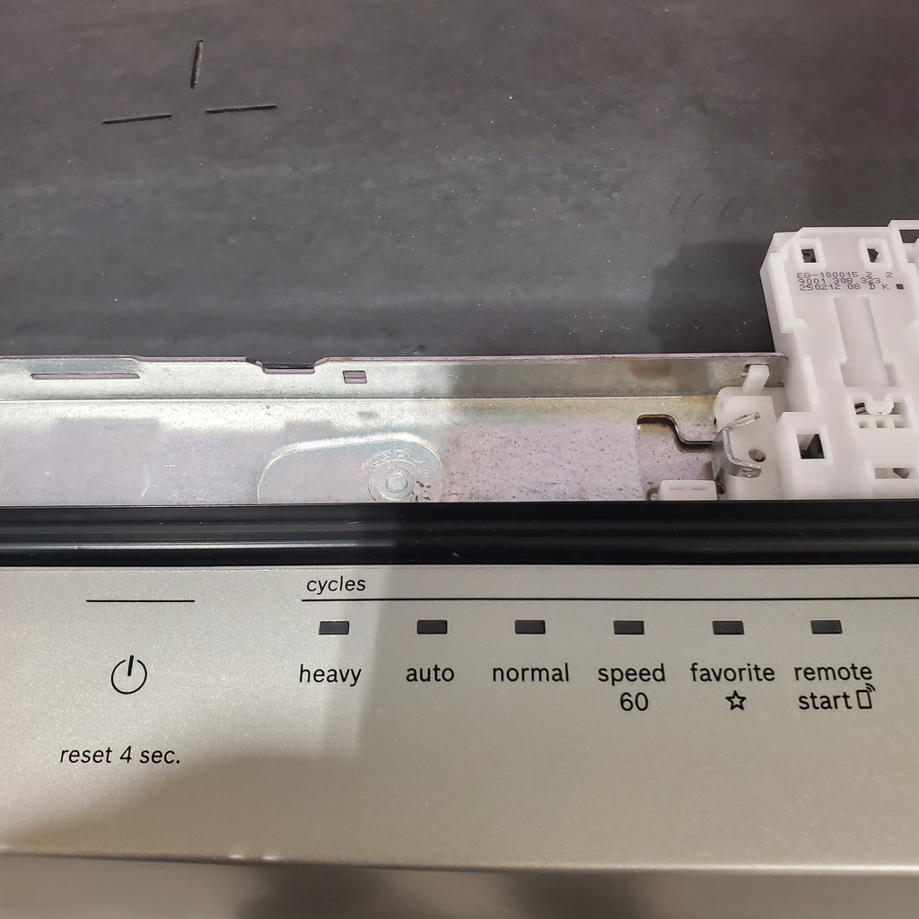 Pictures of Bosch 300 Series 24 in. Top Control Tall Tub Scoop Handle Dishwasher in Stainless Steel with 3rd Rack, Stainless Steel Tub, and 46 dBA WRS315SDHZ - Open Box - Neu Appliance Outlet - Discount Appliance Outlet in Austin, Tx
