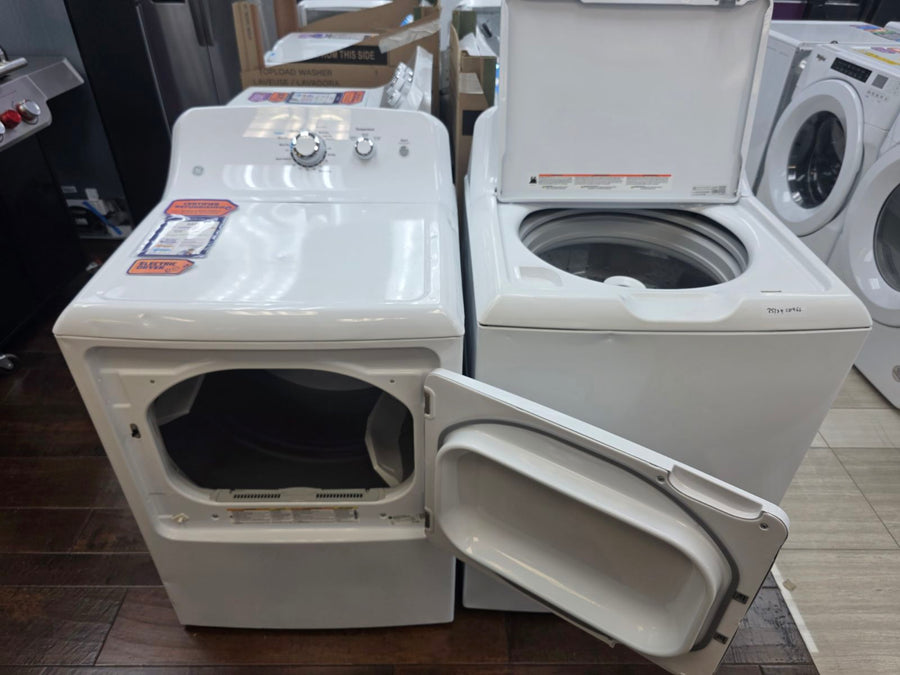 GE White Top Load 4.0 Cu. Ft. Capacity Washer with Stainless Steel Wash Basket GTW325ASWWW - Scratch & Dent (Moderate) and GE 7.2 cu. ft. Capacity Aluminized Alloy Drum Electric Dryer 16292 - GTD33EASKWW - Certified Refurbished