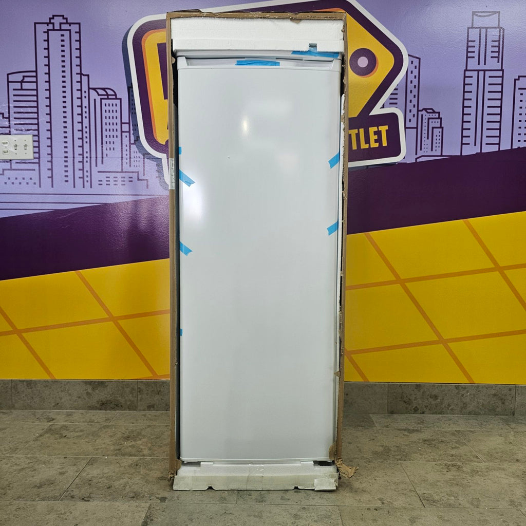 Pictures of Frigidaire White 22 Inch Upright 6 Cu. Ft. Freezer with Manual Defrost FFUM0623AW - New in Box - Neu Appliance Outlet - Discount Appliance Outlet in Austin, Tx