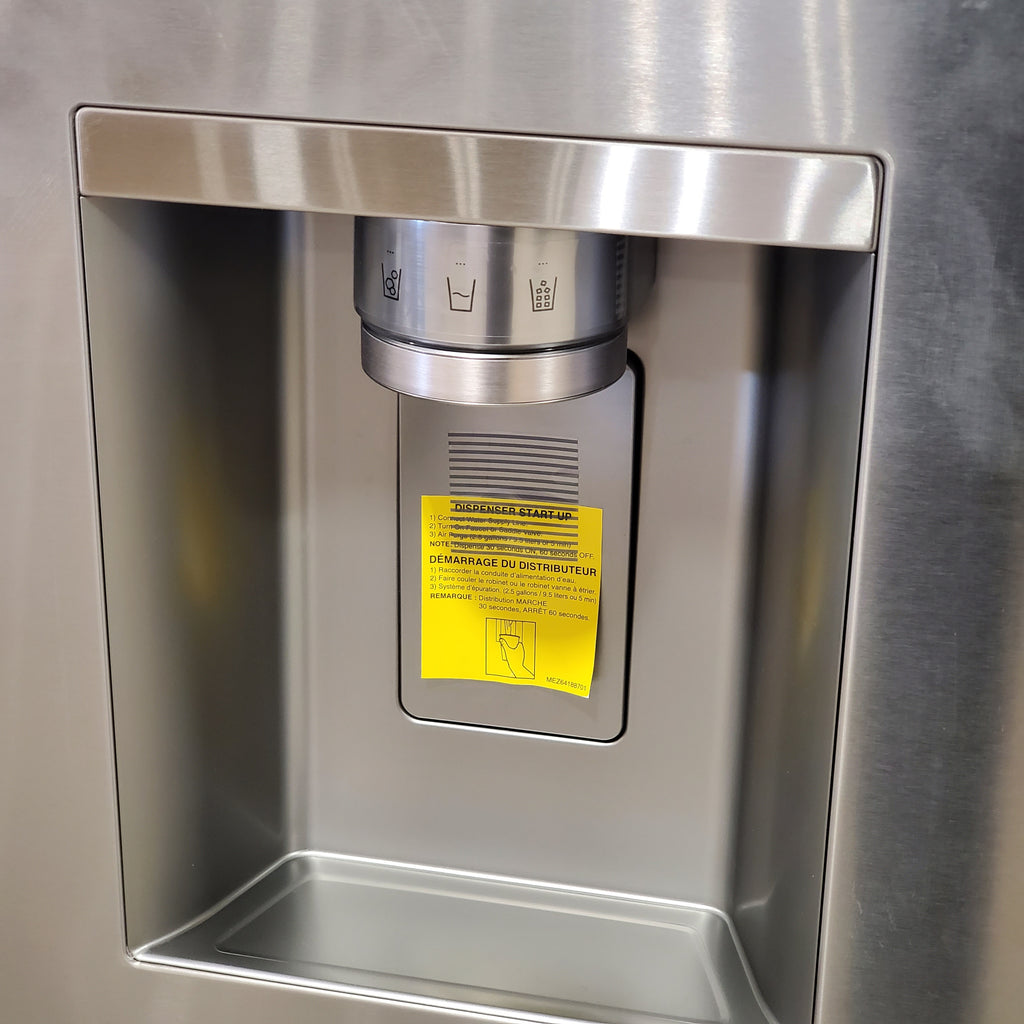 LG 26 cu. ft. Counter-Depth French Door Refrigerator in Stainless Steel with Mirror InstaView™ 3SD917 - LRYKC2606S - Scratch & Dent (Minor)