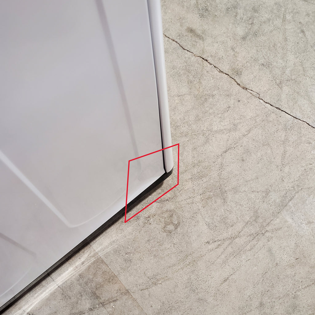 LG 7.3 Cu. Ft. Electric Rear Control Ultra Large Capacity Dryer in White with Sensor Dry 3SD912 - DLE6100W - Scratch & Dent (Minor)